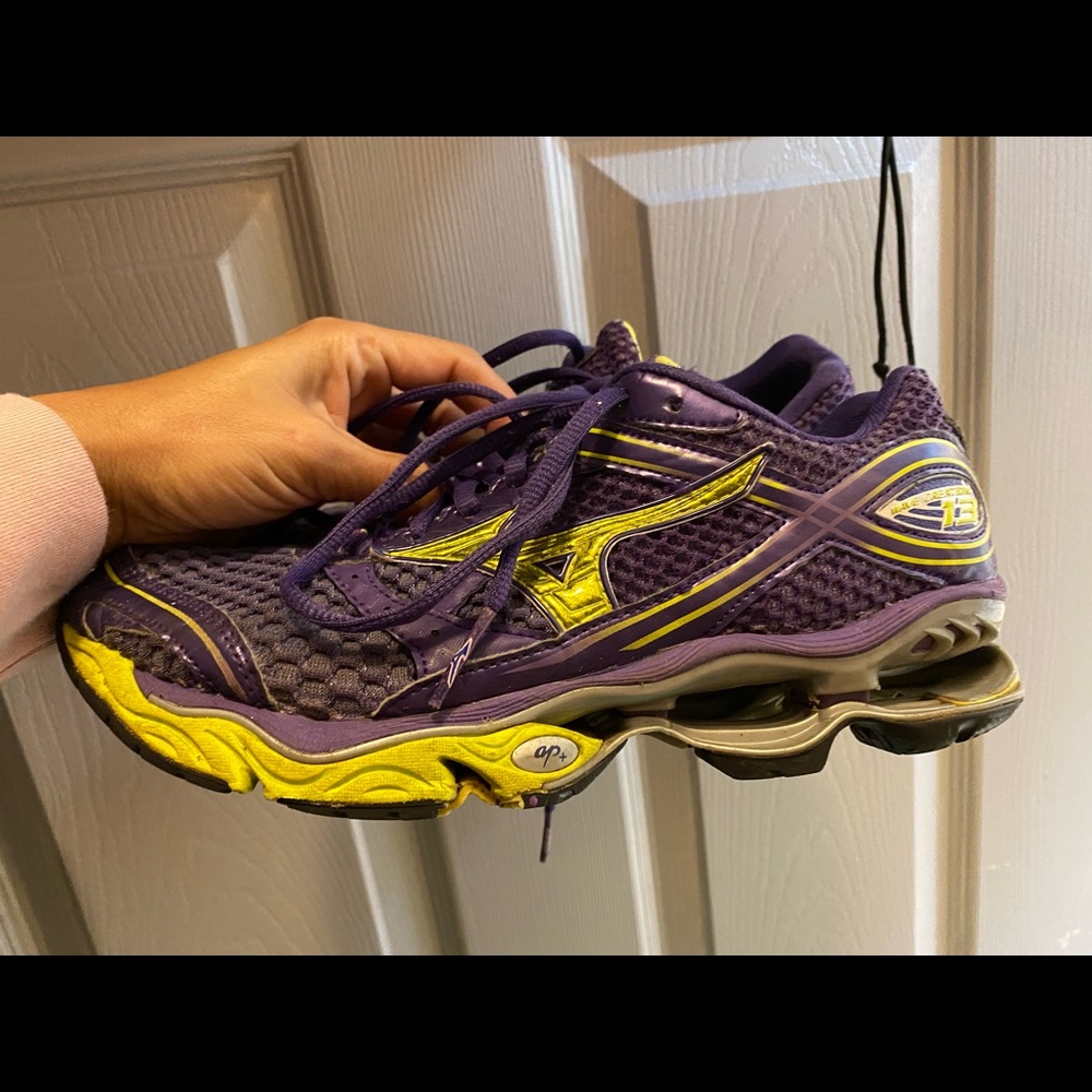 Mizuno wave creation 13, hard to find purple. 7.5